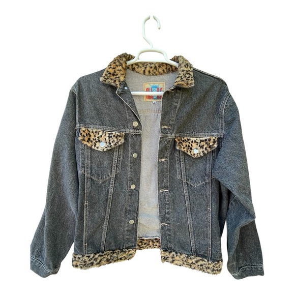 Vintage Trucker Denim Jacket with Faux Fur Leopard Print Trim - Size M - Picture 1 of 12